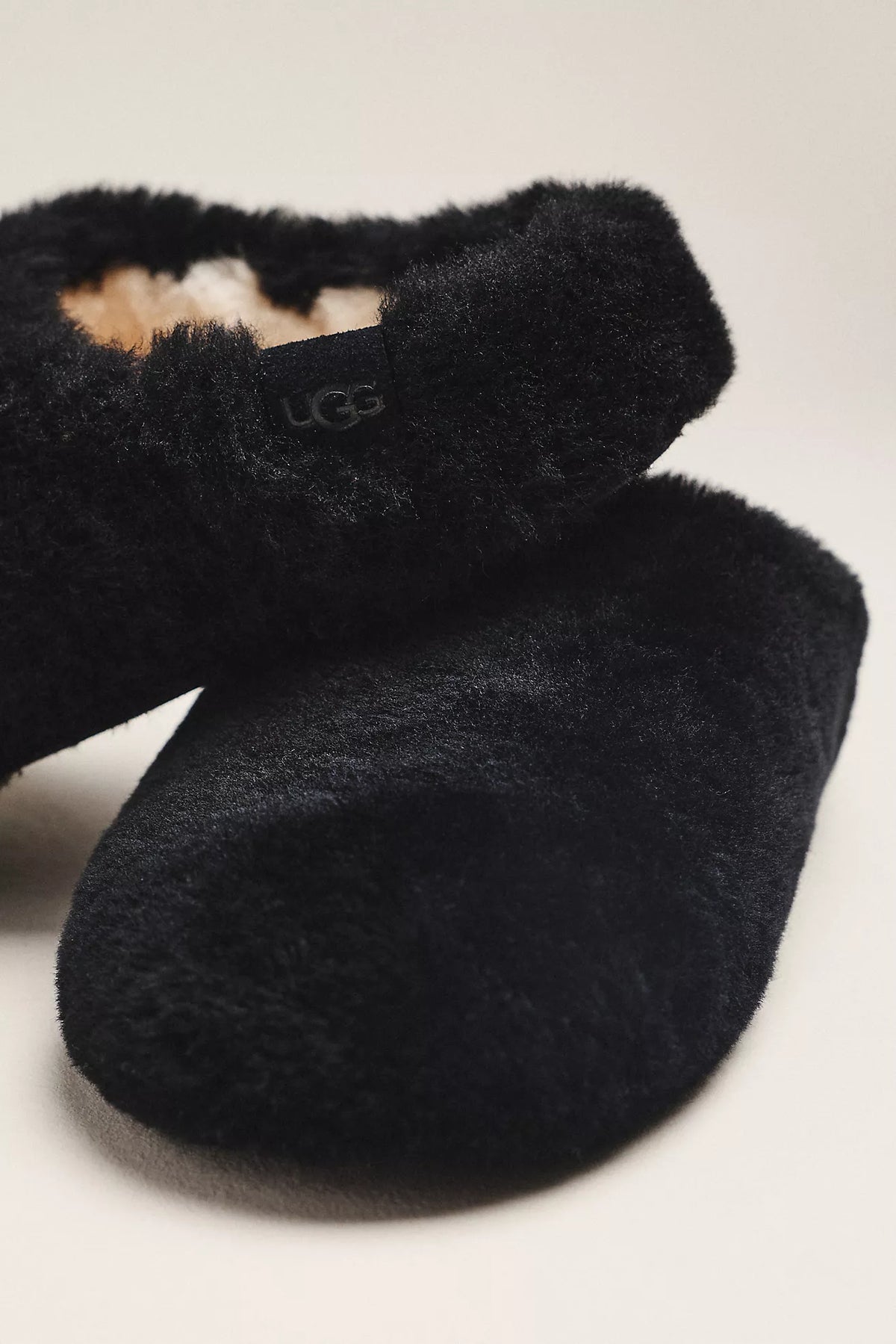 UGG® Elea Fluffed Slipper