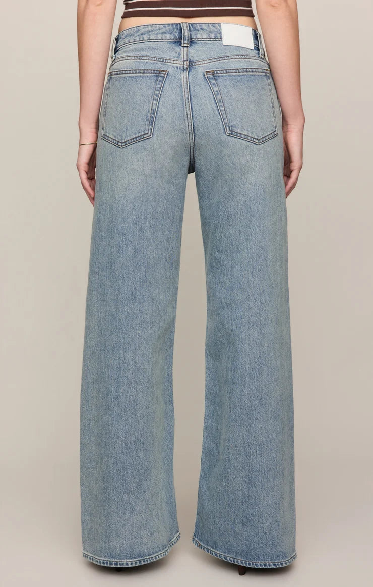 Z Supply The Stunner Mid Rise Wide Leg Jean in Downtown